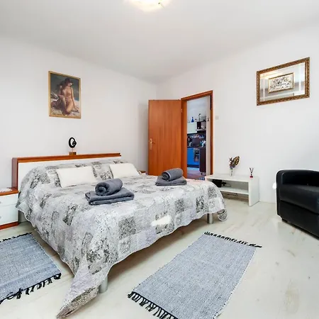 Apartment L&m *